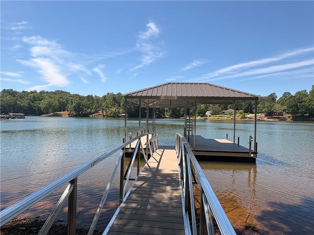 107 W Waters Edge Lane, West Union, SC 29696