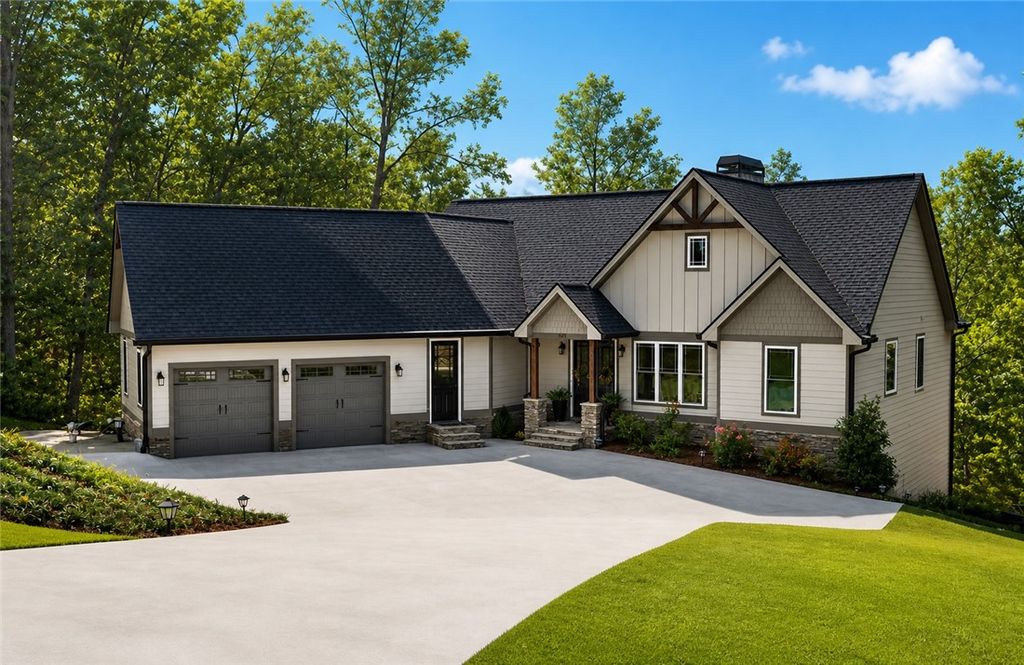 107 W Waters Edge Lane, West Union, SC 29696