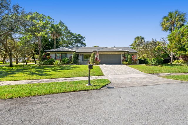 2901 NW 24 Terrace N, Boca Raton, FL 33431