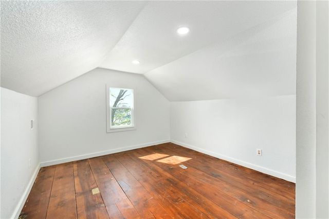 11201 E 40th Street S, Independence, MO 64052