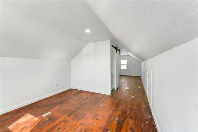 11201 E 40th Street S, Independence, MO 64052