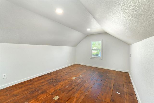 11201 E 40th Street S, Independence, MO 64052