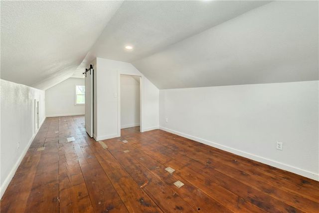 11201 E 40th Street S, Independence, MO 64052