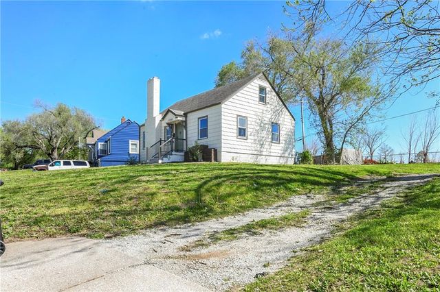 11201 E 40th Street S, Independence, MO 64052