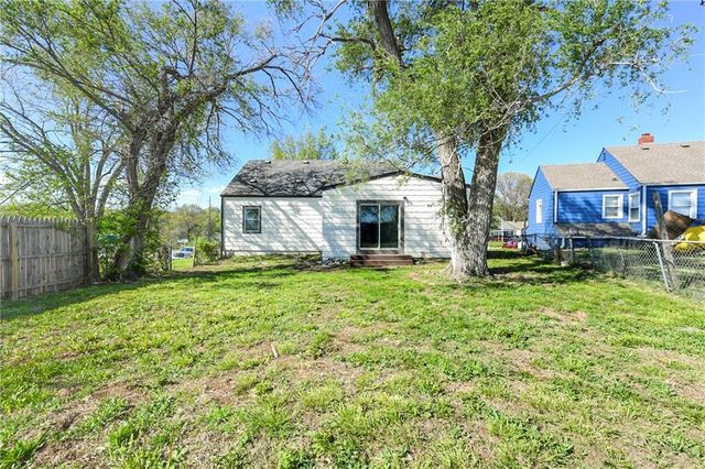 11201 E 40th Street S, Independence, MO 64052