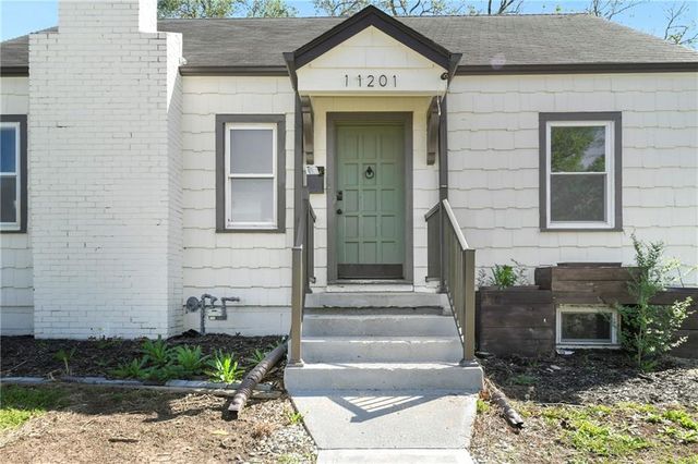 11201 E 40th Street S, Independence, MO 64052