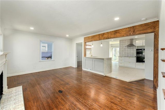 11201 E 40th Street S, Independence, MO 64052