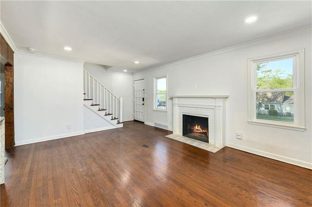 11201 E 40th Street S, Independence, MO 64052