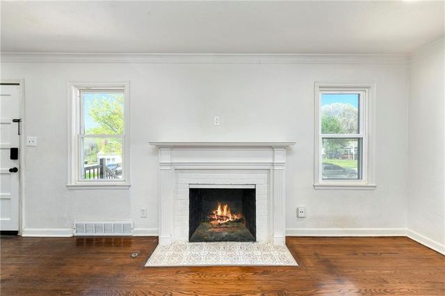 11201 E 40th Street S, Independence, MO 64052