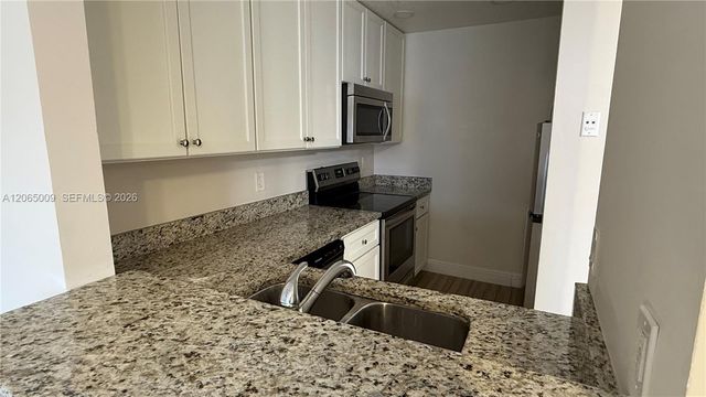 1006 Twin Lakes Drive 20-E, Coral Springs, FL 33071