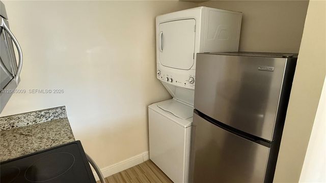 1006 Twin Lakes Drive 20-E, Coral Springs, FL 33071