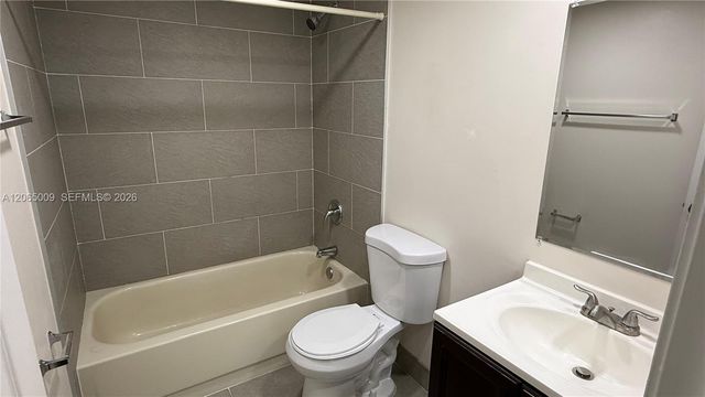 1006 Twin Lakes Drive 20-E, Coral Springs, FL 33071