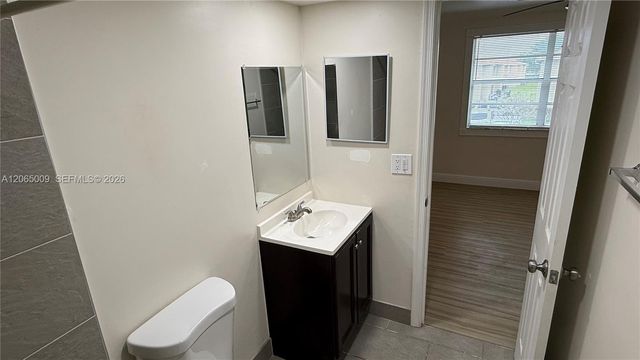 1006 Twin Lakes Drive 20-E, Coral Springs, FL 33071
