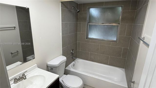 1006 Twin Lakes Drive 20-E, Coral Springs, FL 33071
