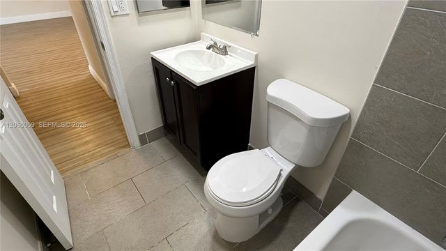 1006 Twin Lakes Drive 20-E, Coral Springs, FL 33071