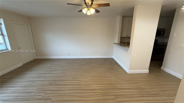 1006 Twin Lakes Drive 20-E, Coral Springs, FL 33071