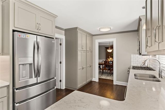 877 Guinevere Way SW, Lilburn, GA 30047