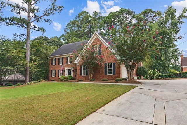 877 Guinevere Way SW, Lilburn, GA 30047