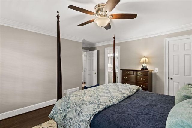 877 Guinevere Way SW, Lilburn, GA 30047