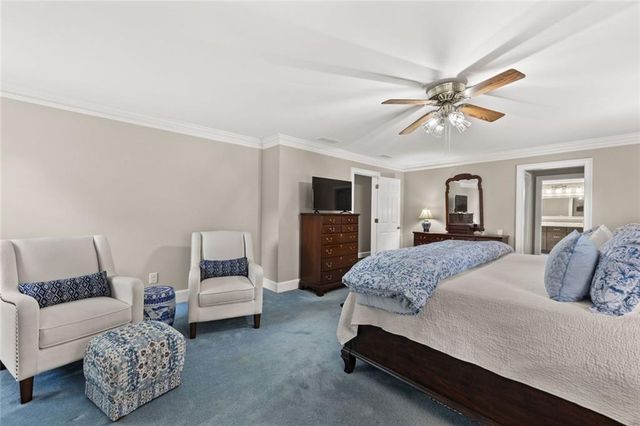 877 Guinevere Way SW, Lilburn, GA 30047