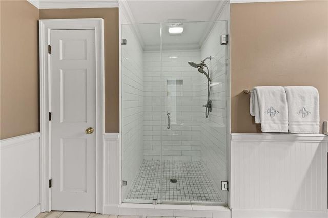 877 Guinevere Way SW, Lilburn, GA 30047