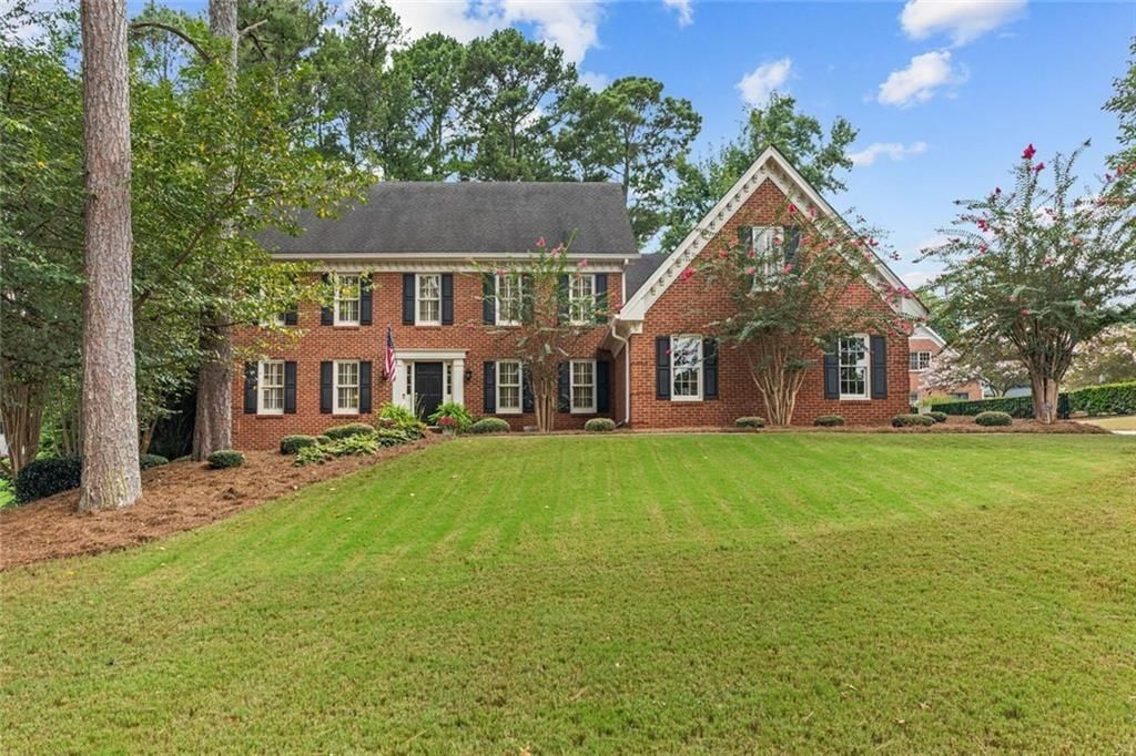 877 Guinevere Way SW, Lilburn, GA 30047