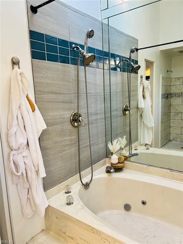 812 Coverdale LN, Virginia Beach, VA 23452