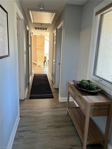 812 Coverdale LN, Virginia Beach, VA 23452