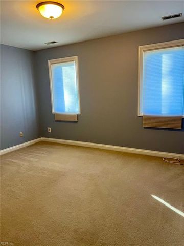 812 Coverdale LN, Virginia Beach, VA 23452