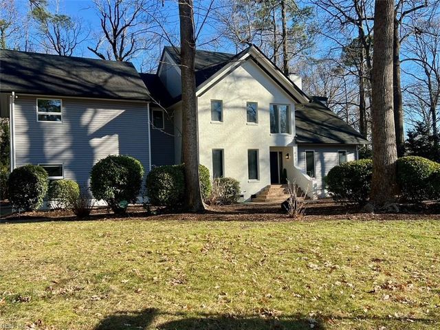 812 Coverdale LN, Virginia Beach, VA 23452