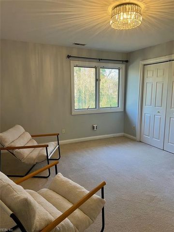 812 Coverdale LN, Virginia Beach, VA 23452