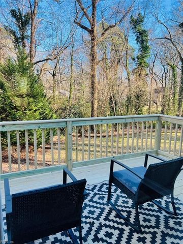 812 Coverdale LN, Virginia Beach, VA 23452