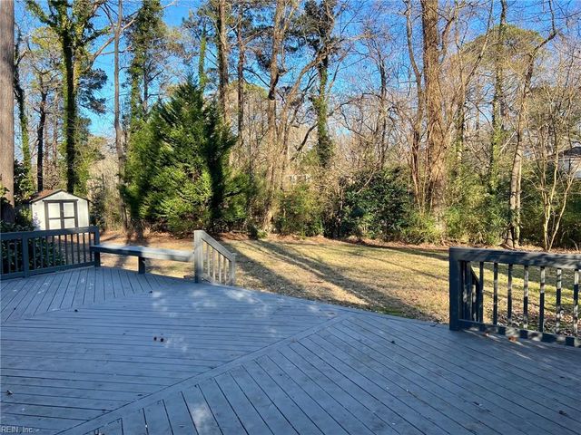 812 Coverdale LN, Virginia Beach, VA 23452