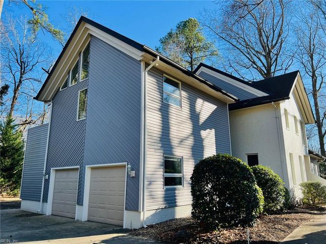 812 Coverdale LN, Virginia Beach, VA 23452