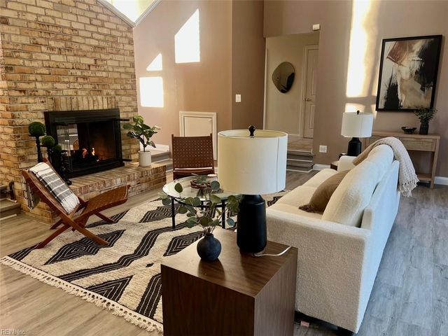 812 Coverdale LN, Virginia Beach, VA 23452