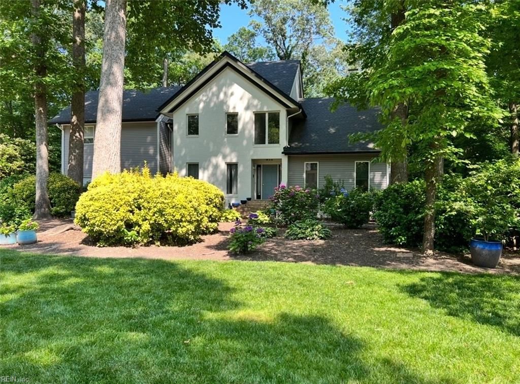 812 Coverdale LN, Virginia Beach, VA 23452