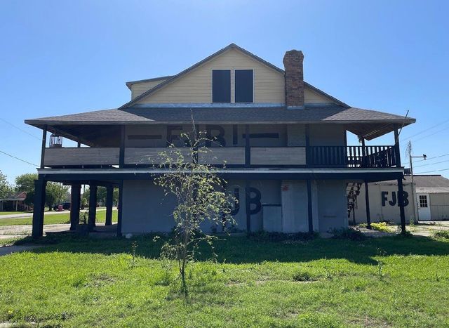 409 S Avenue C, Freeport, TX 77541