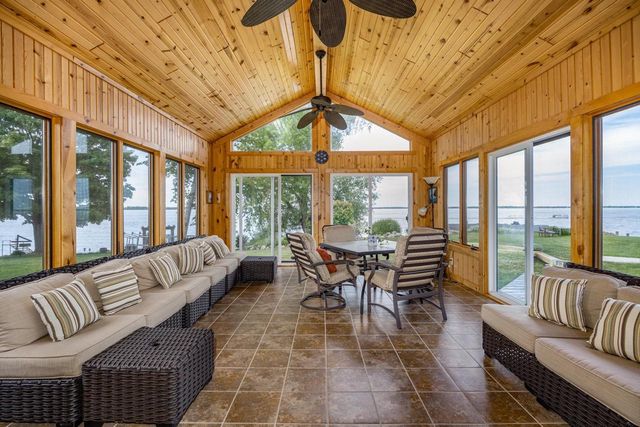9512 LAURA LANE, Winneconne, WI 54986