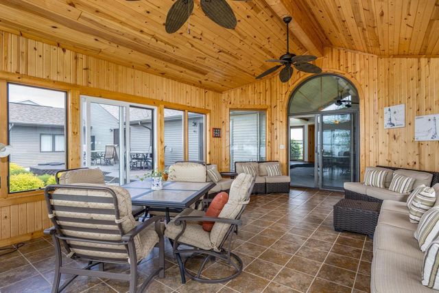 9512 LAURA LANE, Winneconne, WI 54986