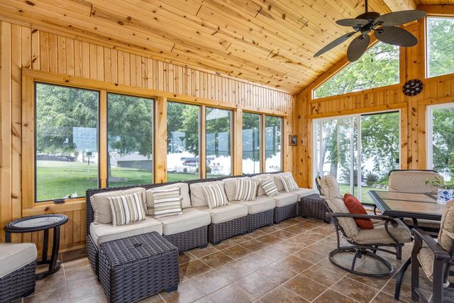 9512 LAURA LANE, Winneconne, WI 54986