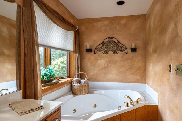 9512 LAURA LANE, Winneconne, WI 54986