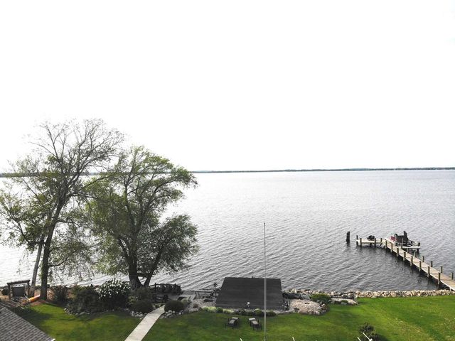9512 LAURA LANE, Winneconne, WI 54986
