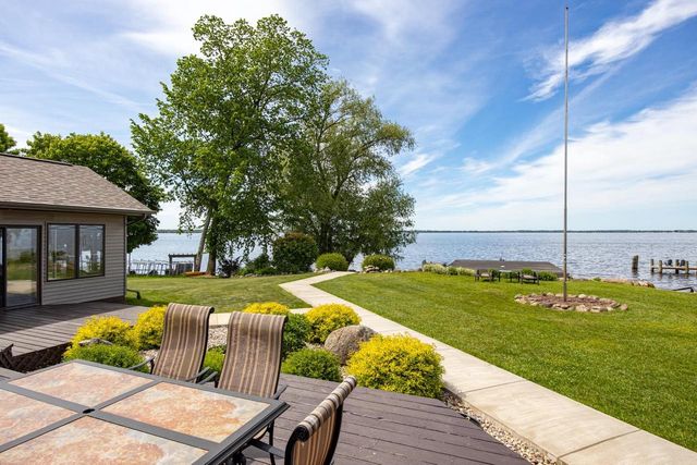 9512 LAURA LANE, Winneconne, WI 54986