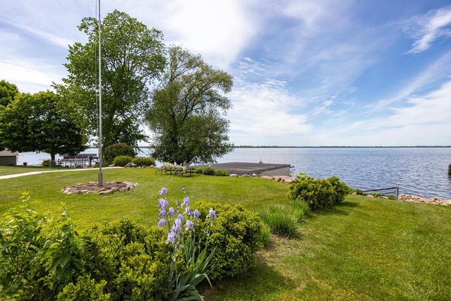 9512 LAURA LANE, Winneconne, WI 54986