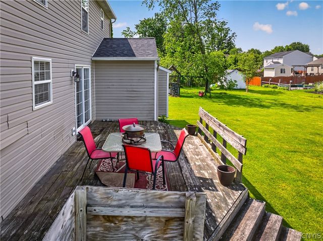 8633 Snowshoe Trail, Cicero, NY 13039