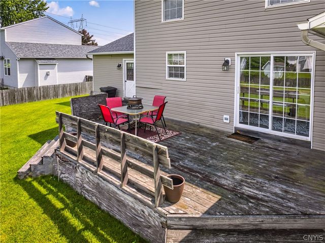 8633 Snowshoe Trail, Cicero, NY 13039