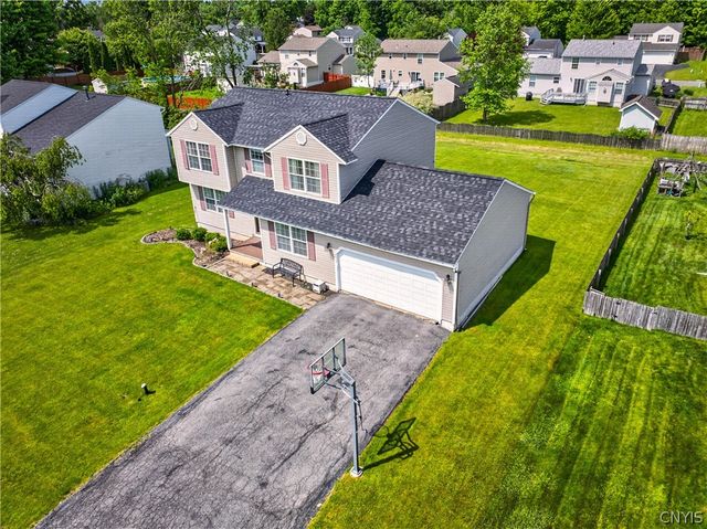 8633 Snowshoe Trail, Cicero, NY 13039