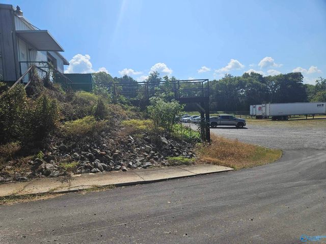 2400 Beck Industrial Blvd, Fort Payne, AL 35968