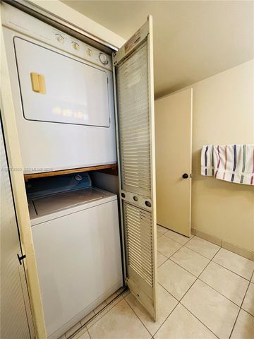 20860 San Simeon Way 205-6, Miami, FL 33179