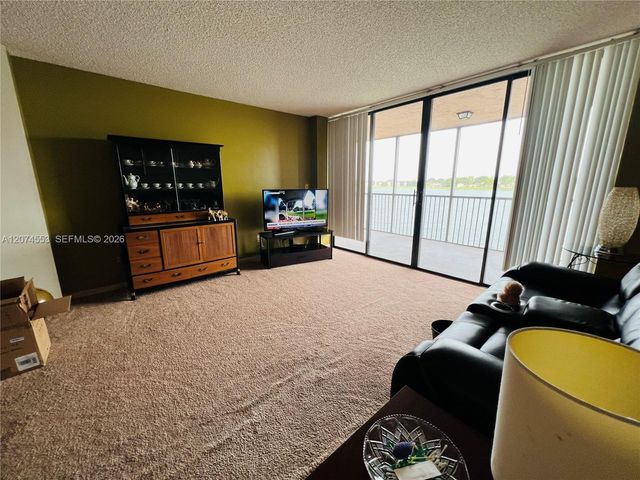 20860 San Simeon Way 205-6, Miami, FL 33179